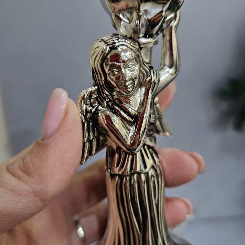 Винтидж метални свещници с ангелски фигури